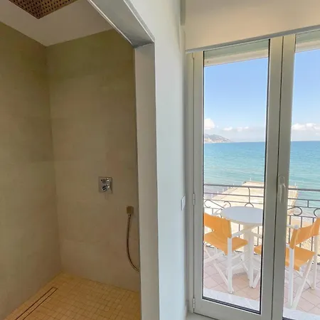 Jasmin Charme 迪亚诺马里纳