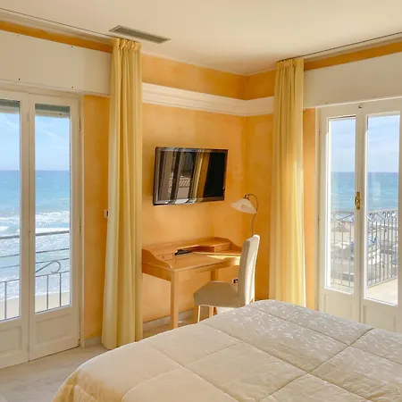 Jasmin Charme 4* 迪亚诺马里纳