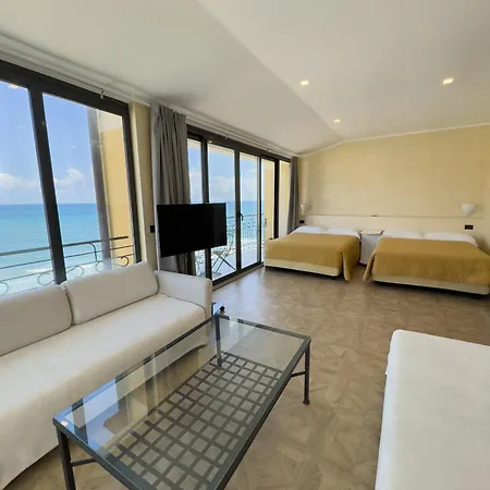 Jasmin Charme ホテル 4*