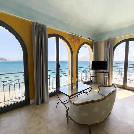 ホテル Jasmin Charme 4*