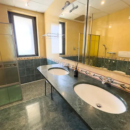 Jasmin Charme ディアーノ・マリーナ