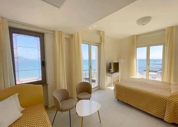 Jasmin Charme ホテル